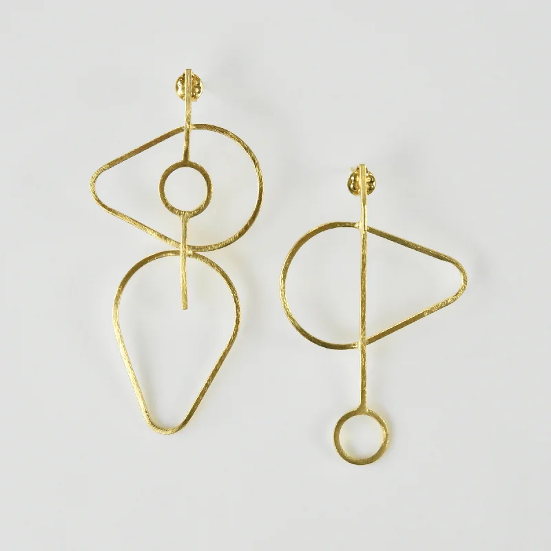 Asymmetrical Linear Earring in Gold Tone