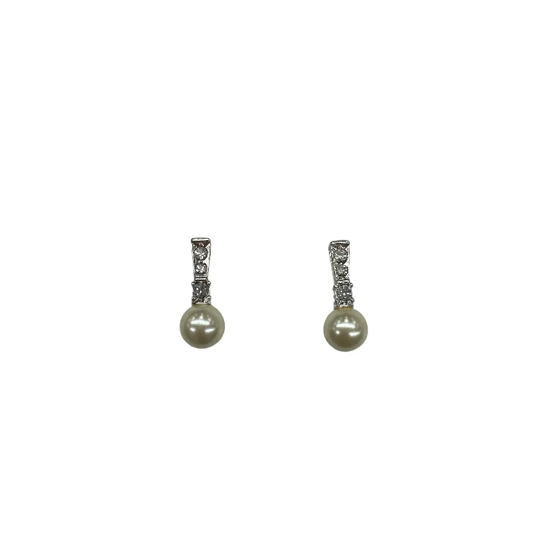 Earrings Stud By Cmf In Silver & White, Size:1