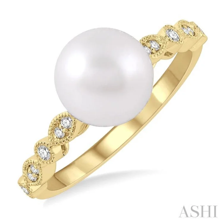 1/10 ctw 8x8MM Cultured Pearl and Round Cut Diamond Ring in 14K Yellow Gold