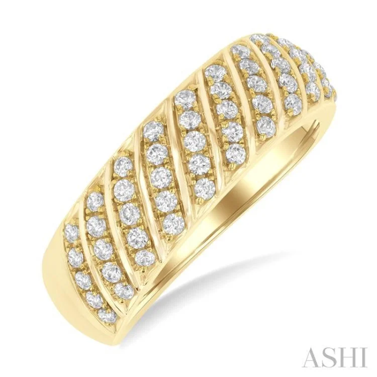 1/2 Ctw Dome Shape Slanted Ribbed Pattern Round Cut Diamond Fashion Ring in 10K Yellow Gold